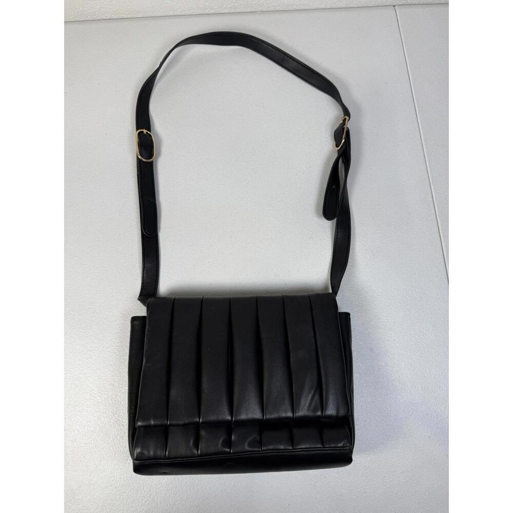 THEMOIRè Black Feronia Crossbody Bag with Hardware Tarnishing and Surface Dents - Picture 2 of 15